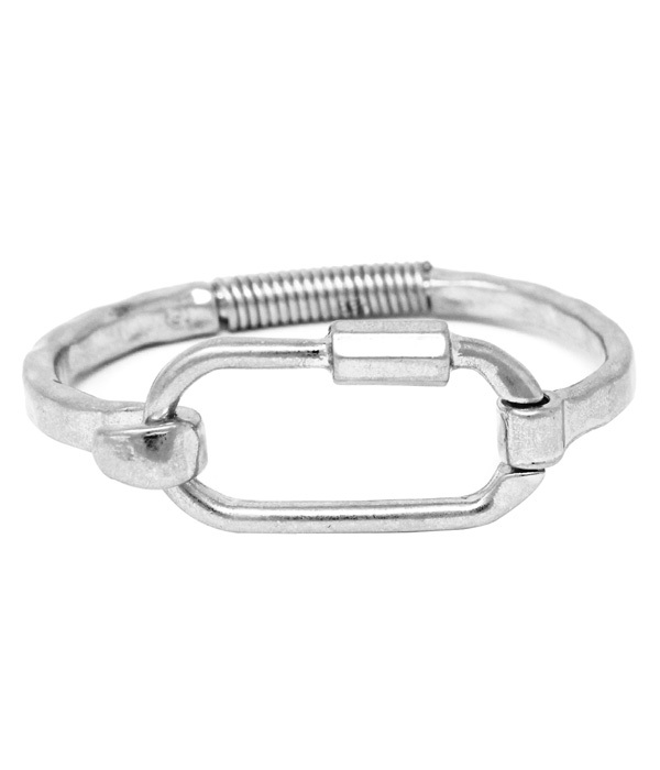 METAL OVAL BANGLE BRACELET