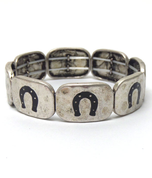 Metal linked horse shoe bracelet