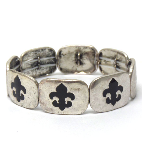 Metal linked fleur de lis bracelet