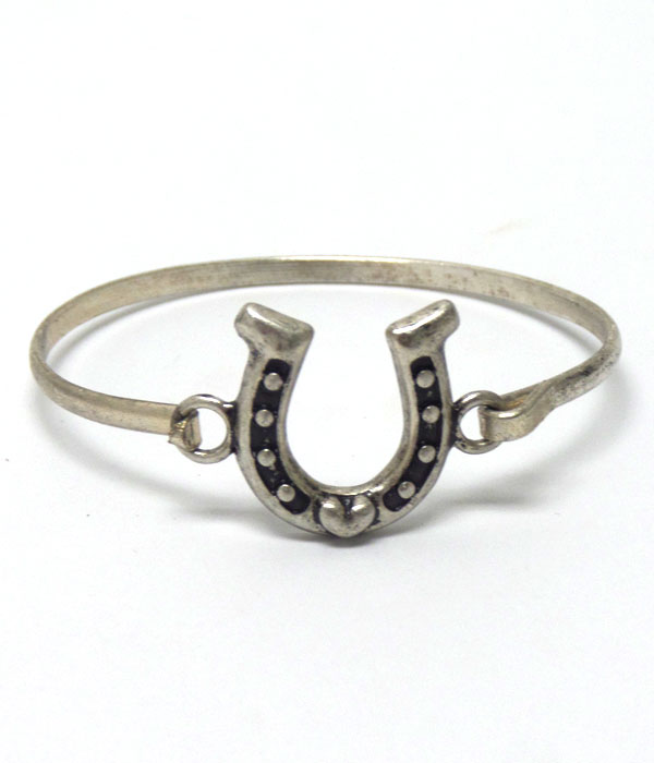 Horse shoe hook bracelet