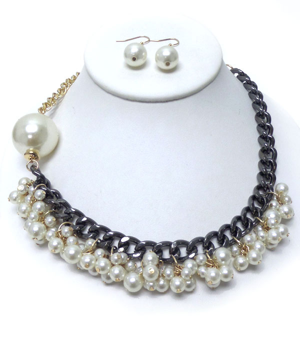 Multi pearl dangle chain necklace set