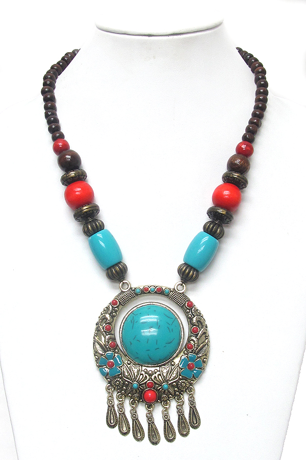 Tibetan silver textured disk and cetner turquoise chunky necklace