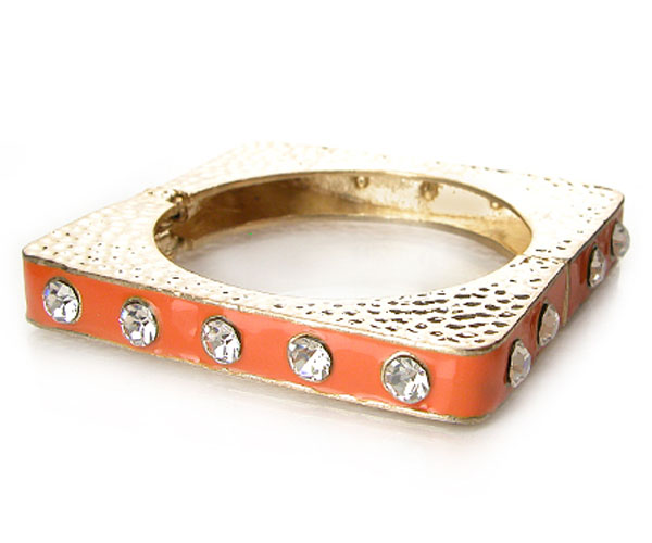 SQUARE CRYSTAL STUD EPOXY BANGLE