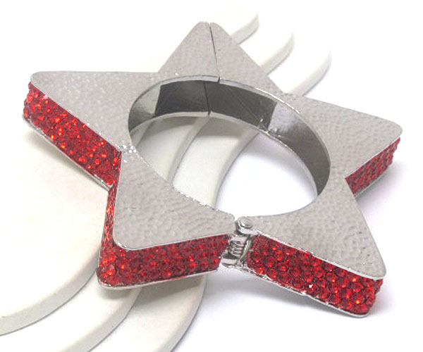 Multi crystal and metal hammered star on side fashion designer style hinge bangle
