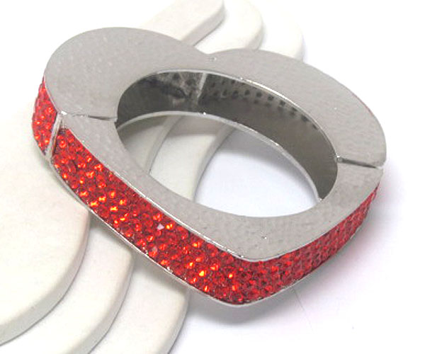 Multi crystal and metal hammered heart on side fashion designer style hinge bangle
