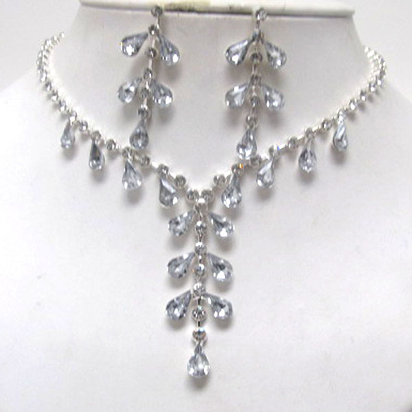 Multi crystal and crystal glass tear drop line patern party necklace earring set 