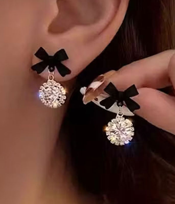 Rhinestone and bow knot earring
