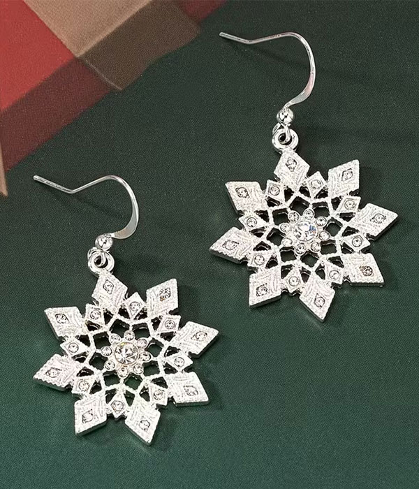 Christmas theme earring - snowflake