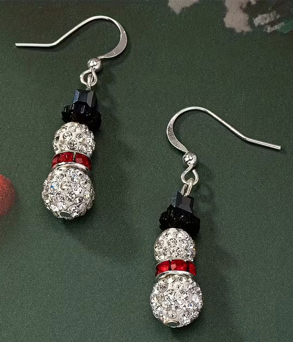Christmas theme earring - snowman