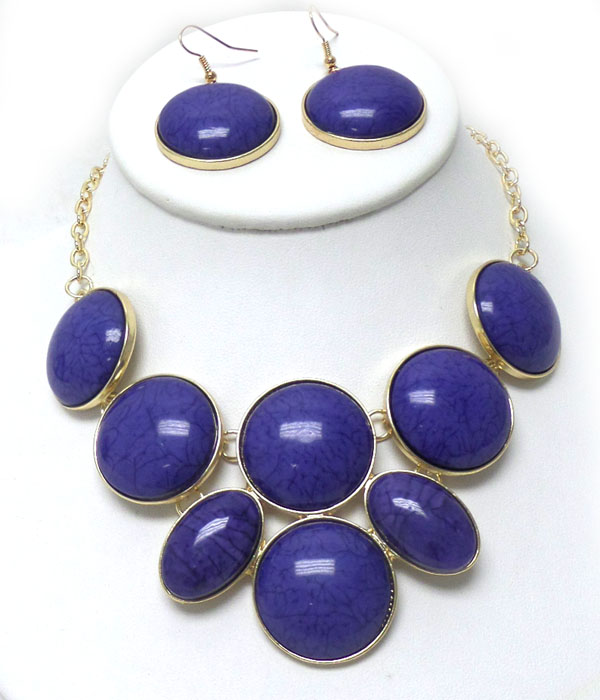 Acrylic linked discs necklace set