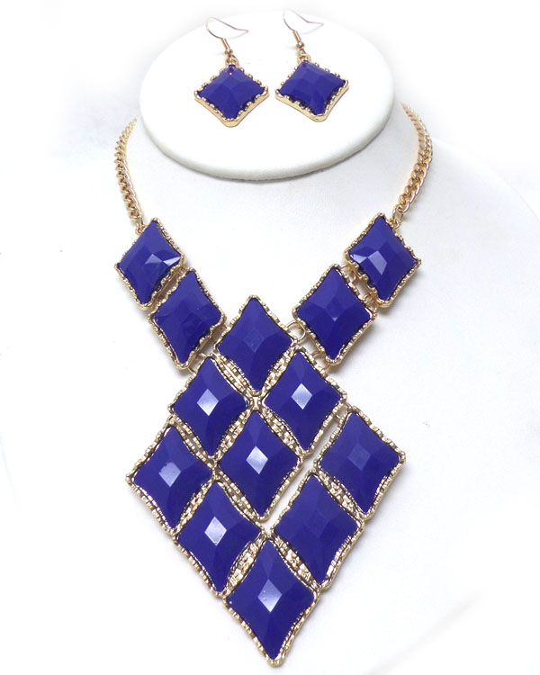 Acrylic linked diamond shape necklace set