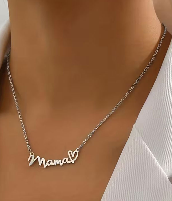 Mama heart pendant necklace