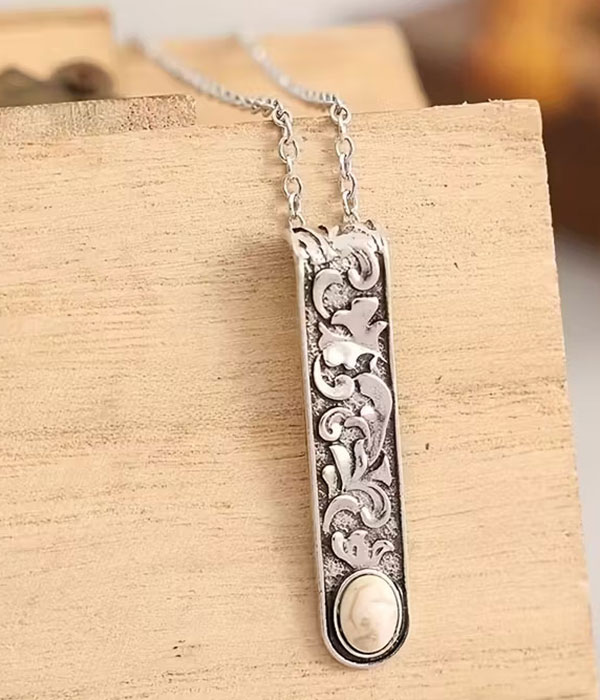 Textured bar necklace