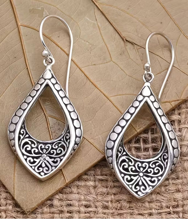 Vintage textured teardrop earring