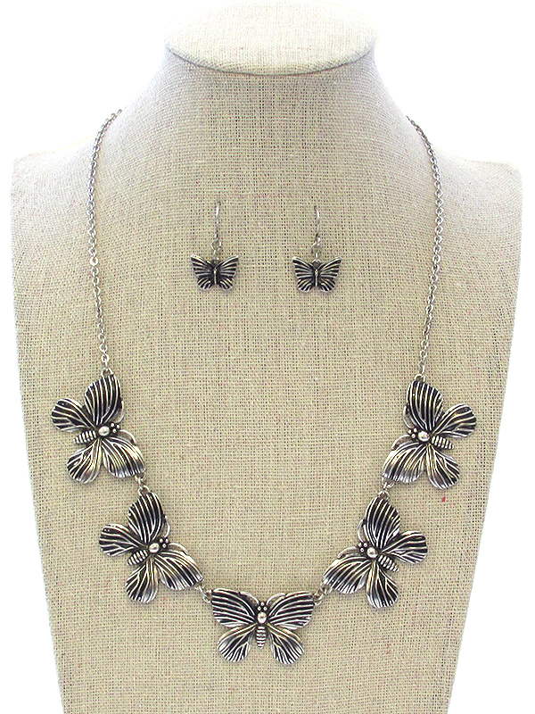 MULTI BUTTERFLY LINK NECKLACE SET