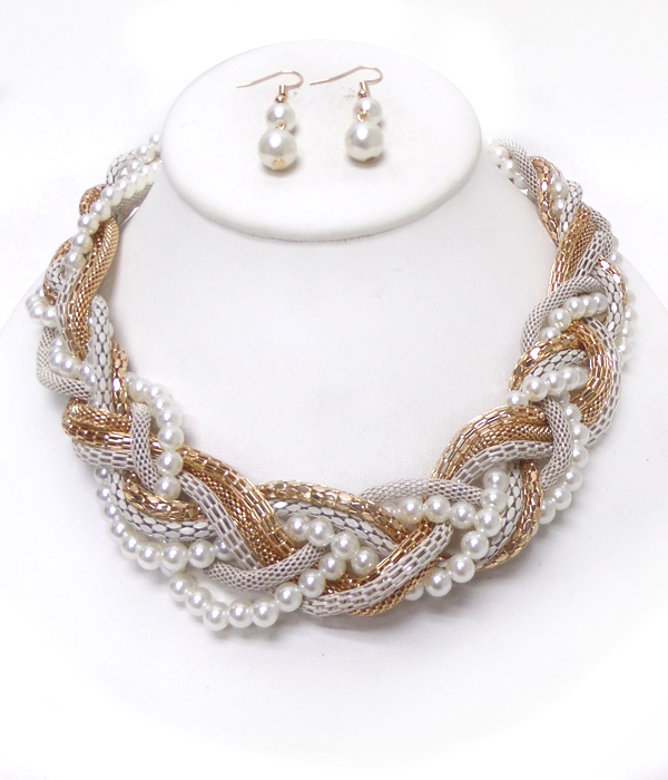 Mesh and pearl chain twist necklace set