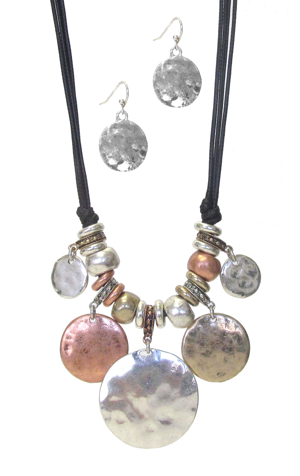 MULTI DISC DANGLE AND CORD NECKLACE SET