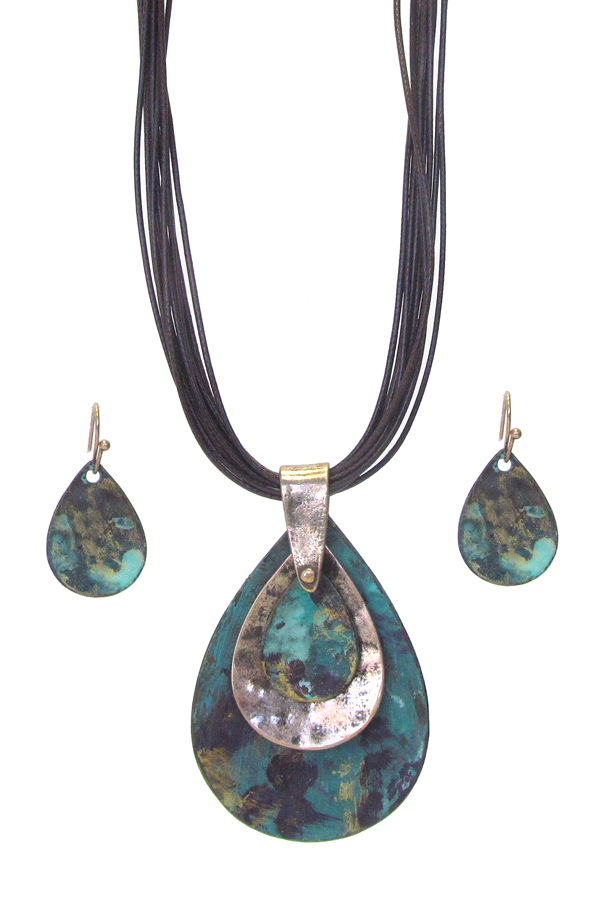 Multi teardrop pendant and cord necklace set