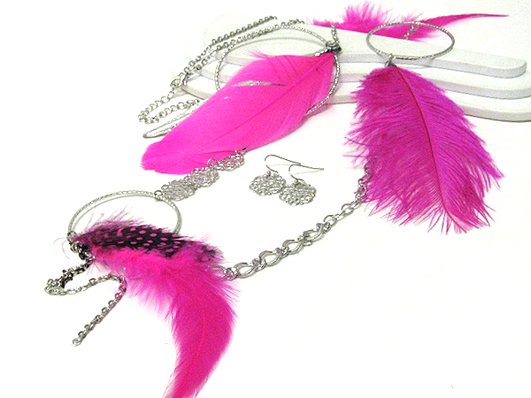 FEATHER DECO LONG NECKLACE HOOP EARRING SET - HOOPS