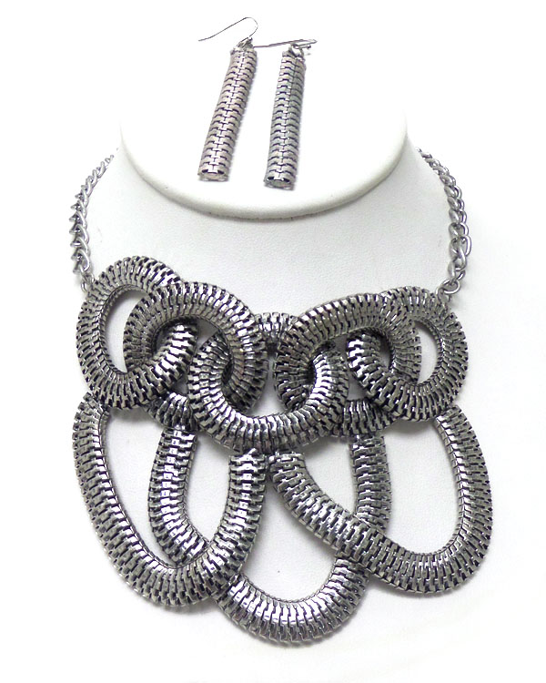 Round snake chain link necklace set