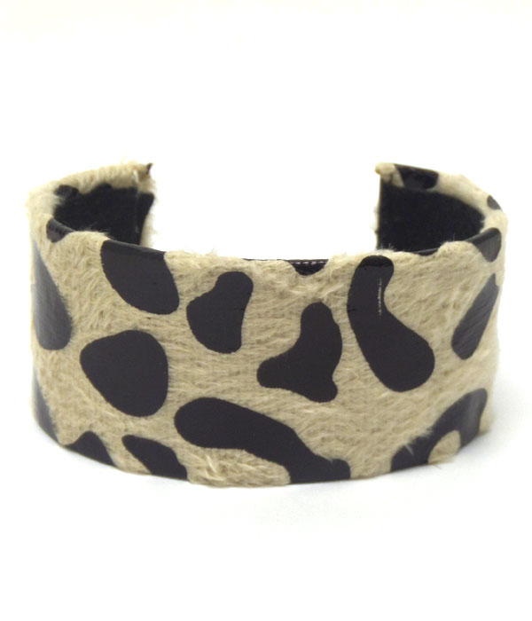 Animal print fur cuff