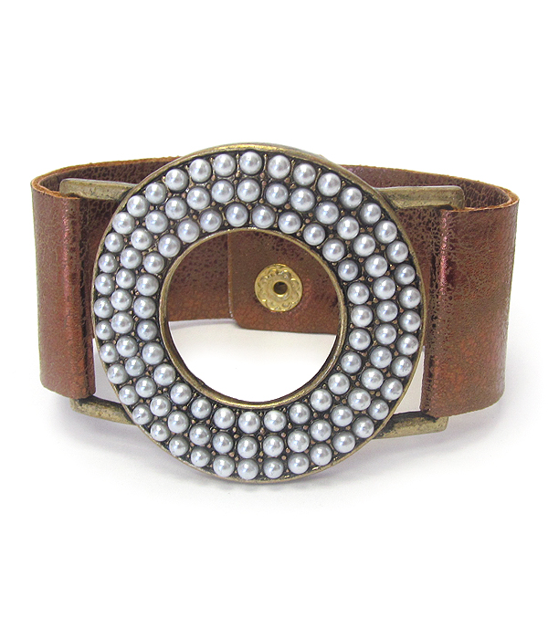 MULTI PEARL STUD RING LEATHER BRACELET