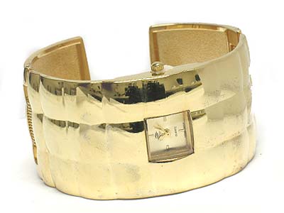 Plain simple small square face bangle watch