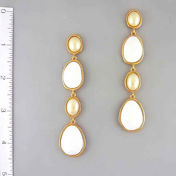 Pears and acryl stone drop patern line drop earring 