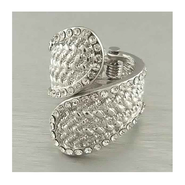 TWO CRYSTAL OVAL SHAPE STRETCH RING