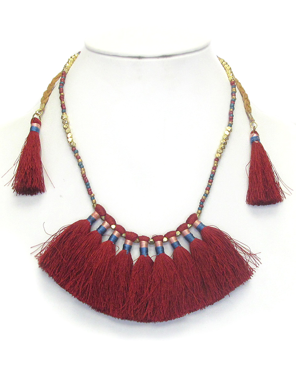 Multi thread tassel adjustable pull tie necklace