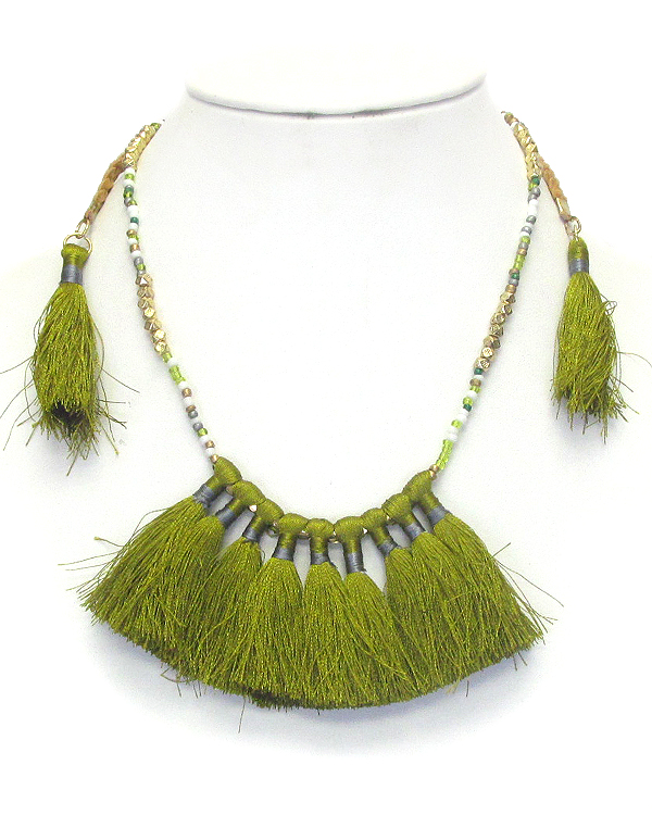 Multi thread tassel adjustable pull tie necklace
