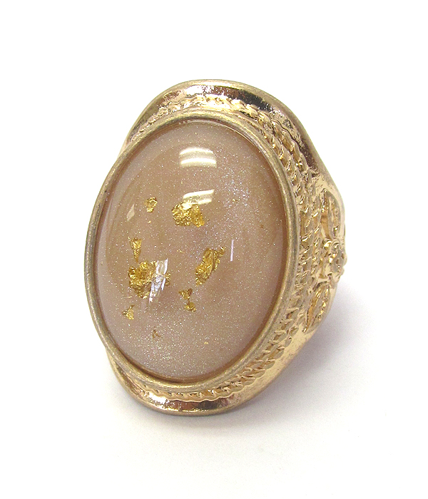 Gold flake puffy oval stone stretch ring