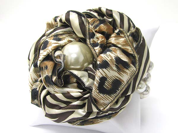 Pearl and animal pattern scarf top tri row metal ball stretch bracelet