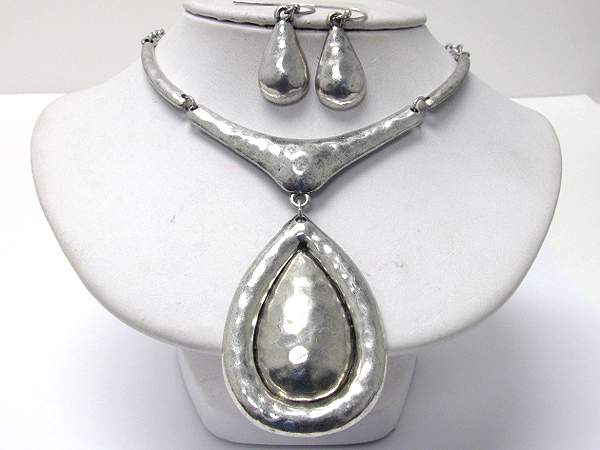 Large hammered tear drop pendant necklace earring set