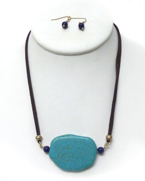 Teardrop turquoise stone and suede necklace set