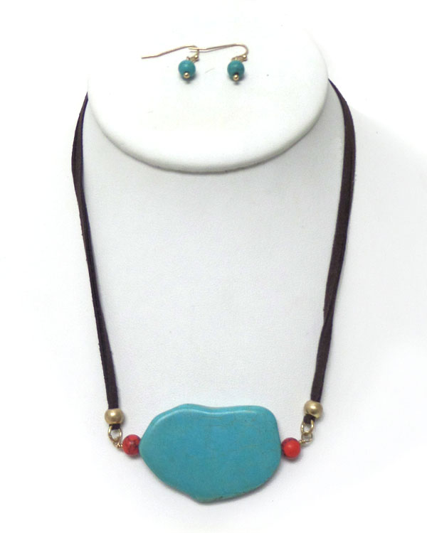 Teardrop turquoise stone and suede necklace set