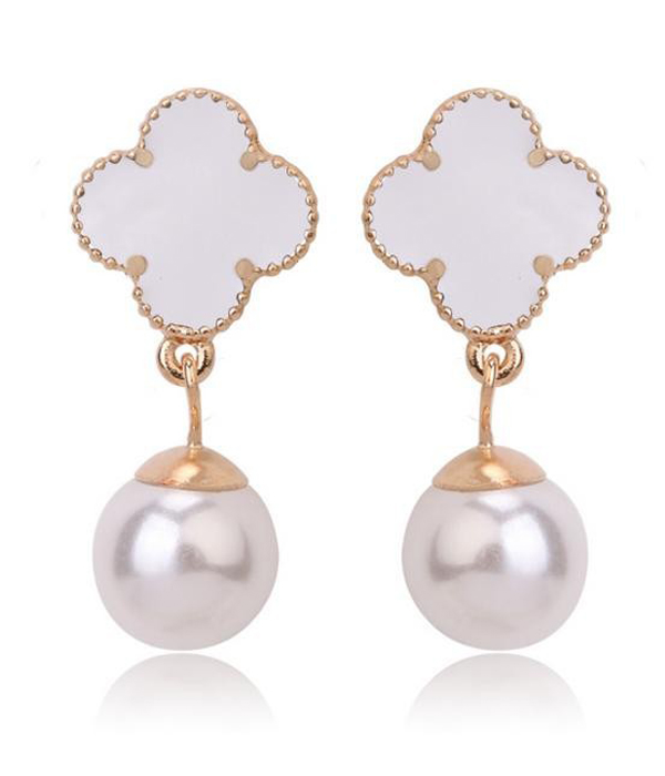 Designer inspired clover and pearl drop earring