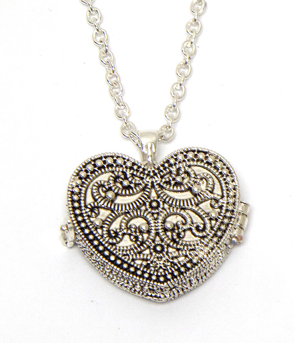 Heart chain locket pendant necklace 