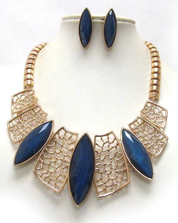 Facet glass stone and cut out metal link bib style necklace earring set