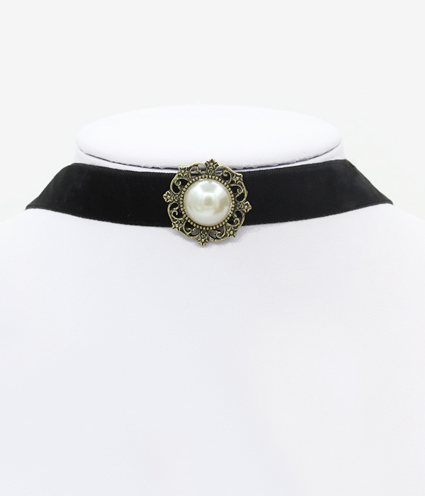 Pearl and suede choker necklace