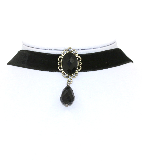 Stone center suede choker necklace
