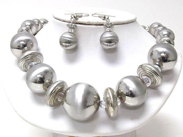 MULTI METAL FASHION BALLS AND  MULTI METAL RING WITH CRYSTAL GLASS NECKLACE EARRING SET