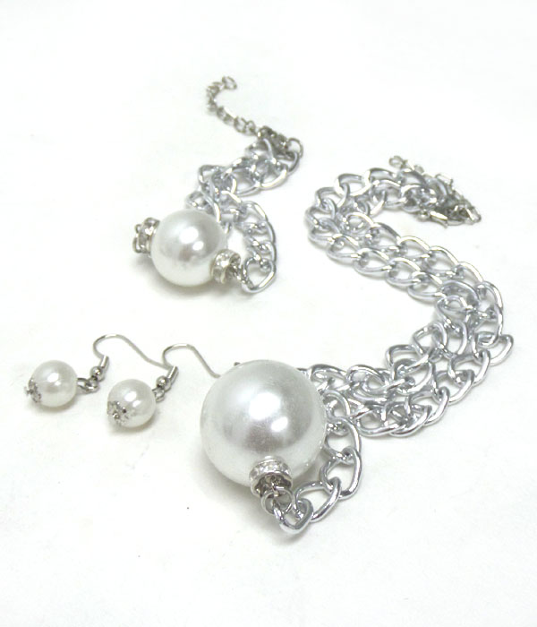 Pearl three pair bracelet earring and necklace set 