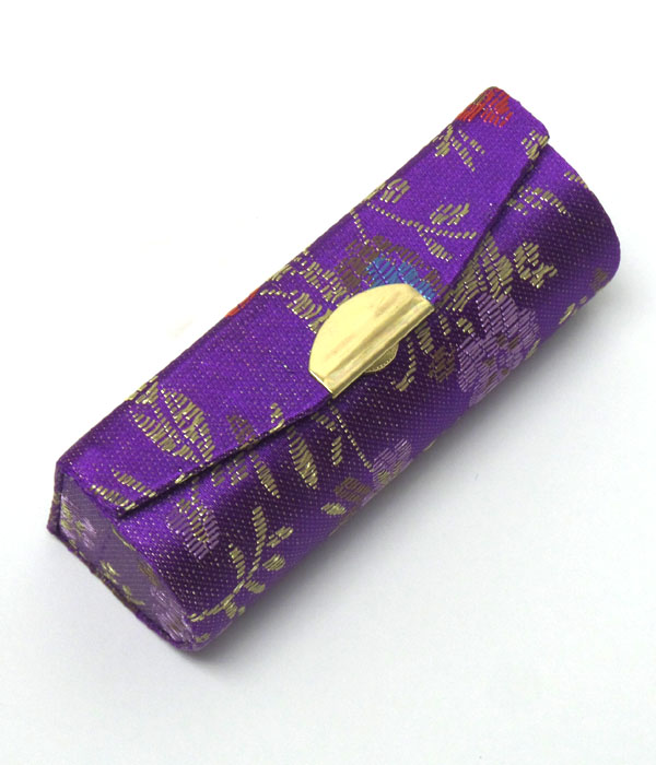 Designed lipstick holder with mirror