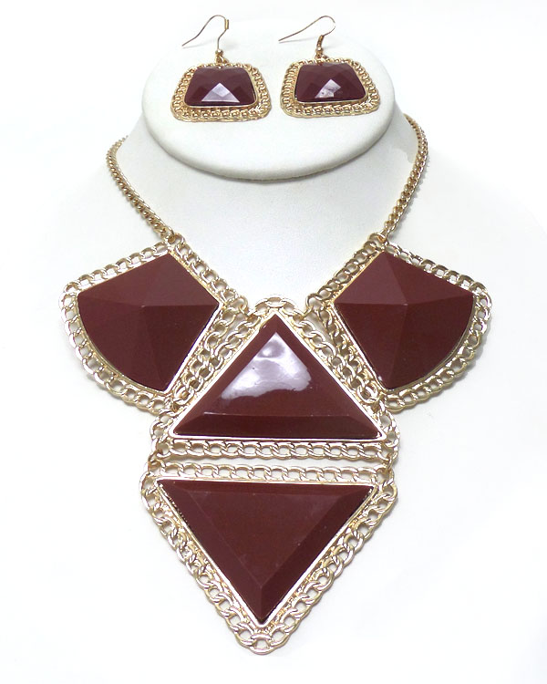 Acrylic triangle and metal filigree border link bib necklace set