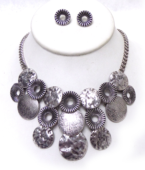 Multi  metal textured linked cicrle necklace set