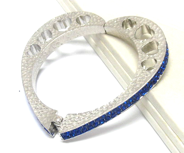 CRYSTAL SIDE HEART SHAPE THINE METAL HINGE BANGLE