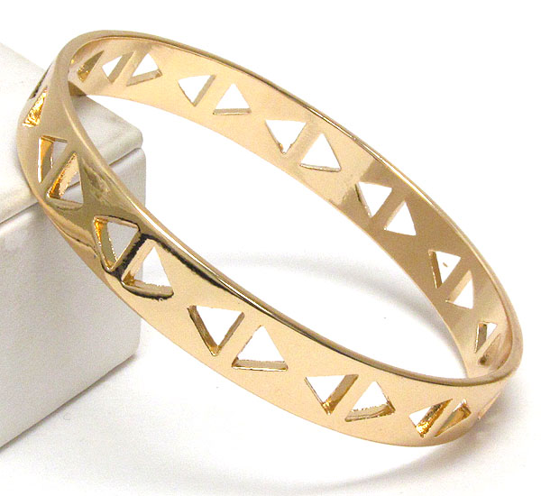 Multi triangular cut metal bangle bracelet