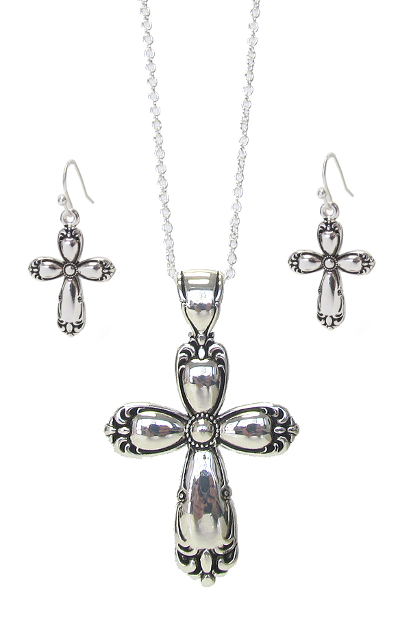 UTENSIL INSPIRED PENDANT NECKLACE SET - CROSS