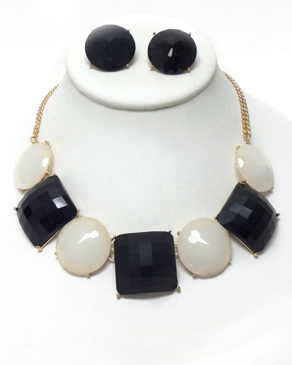 Acrylic puffy disk and square link necklace